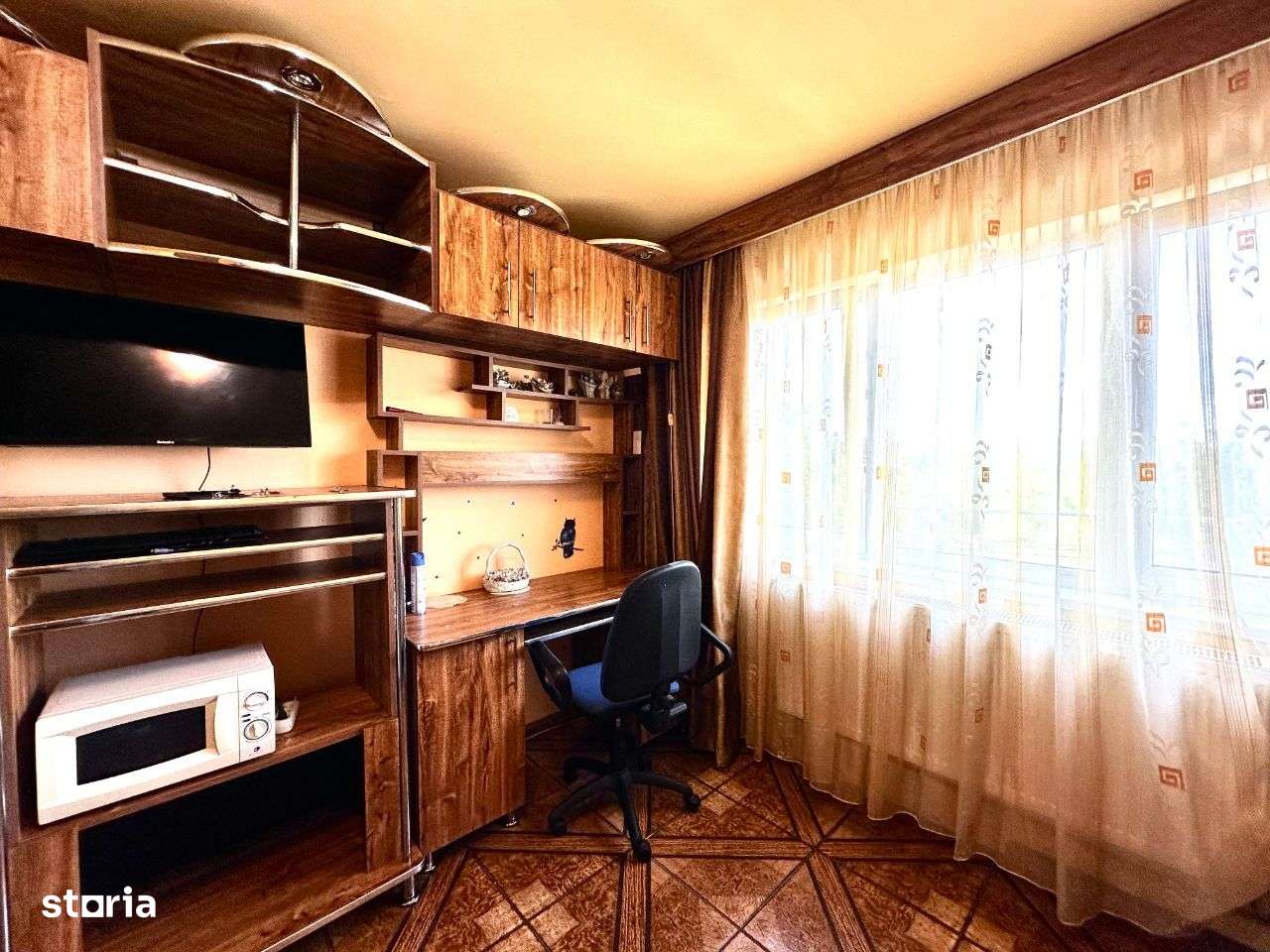 Garsoniera , etaj 1/4 - Zona Stadion-1