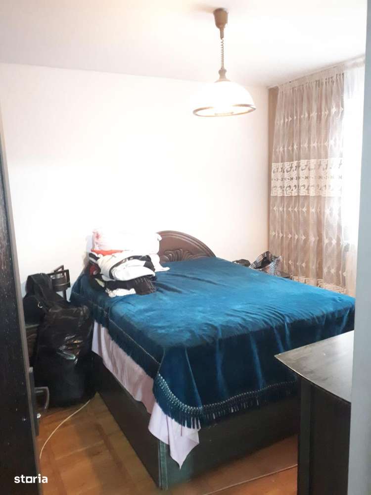 Apartament 2 camere Port et2/4 ,centrala,2 Balcoane 70 000 euro neg-6