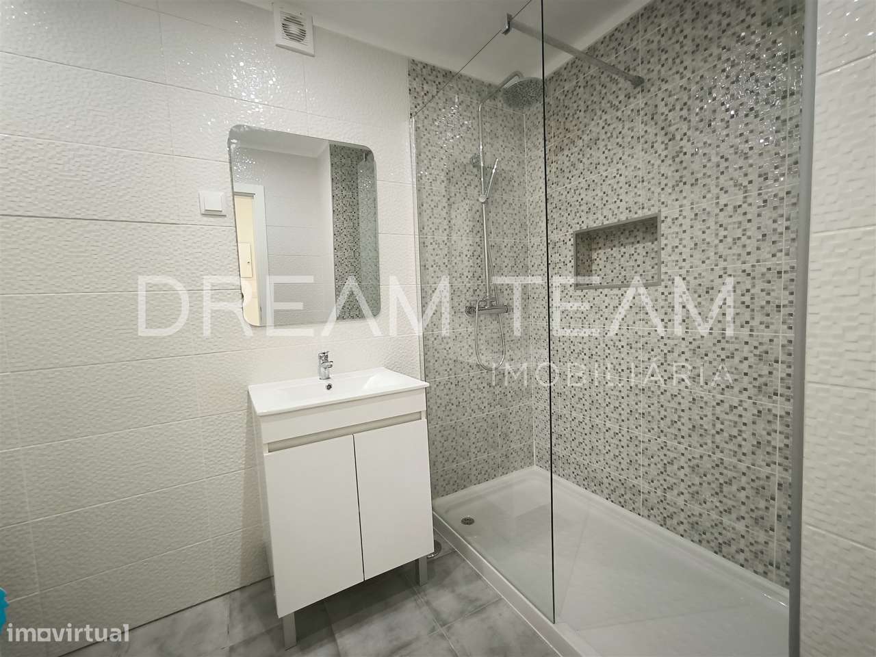 Apartamento T2, Alto do Seixalinho - Barreiro-16