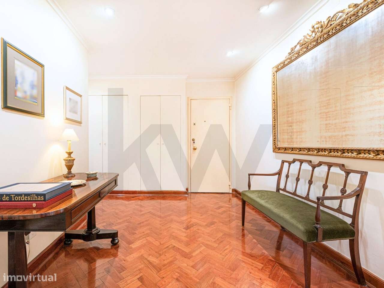 Excelente T3 com estacionamento no coração de Arroios! - Grande imagem: 2/25