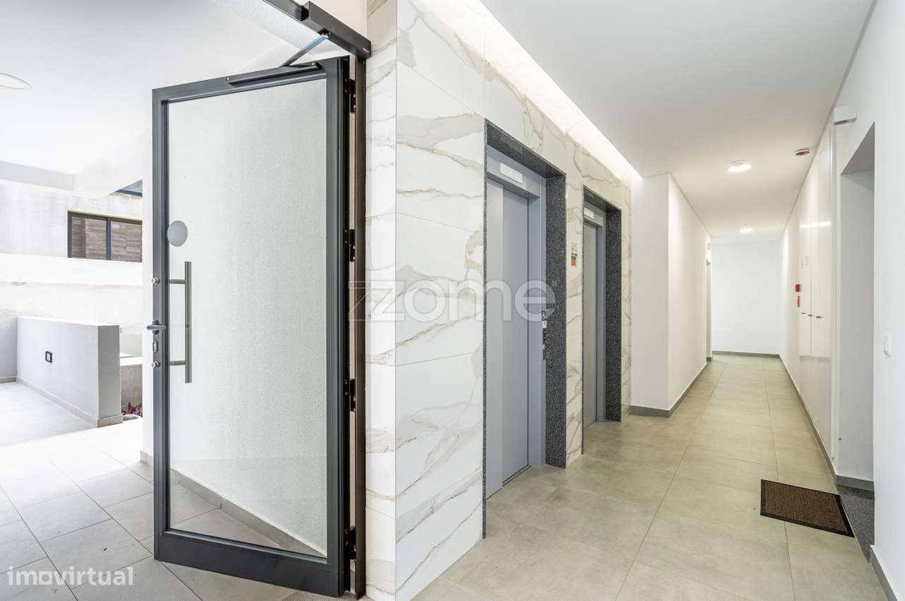 Apartamento T2 novo no centro do Caniço-35