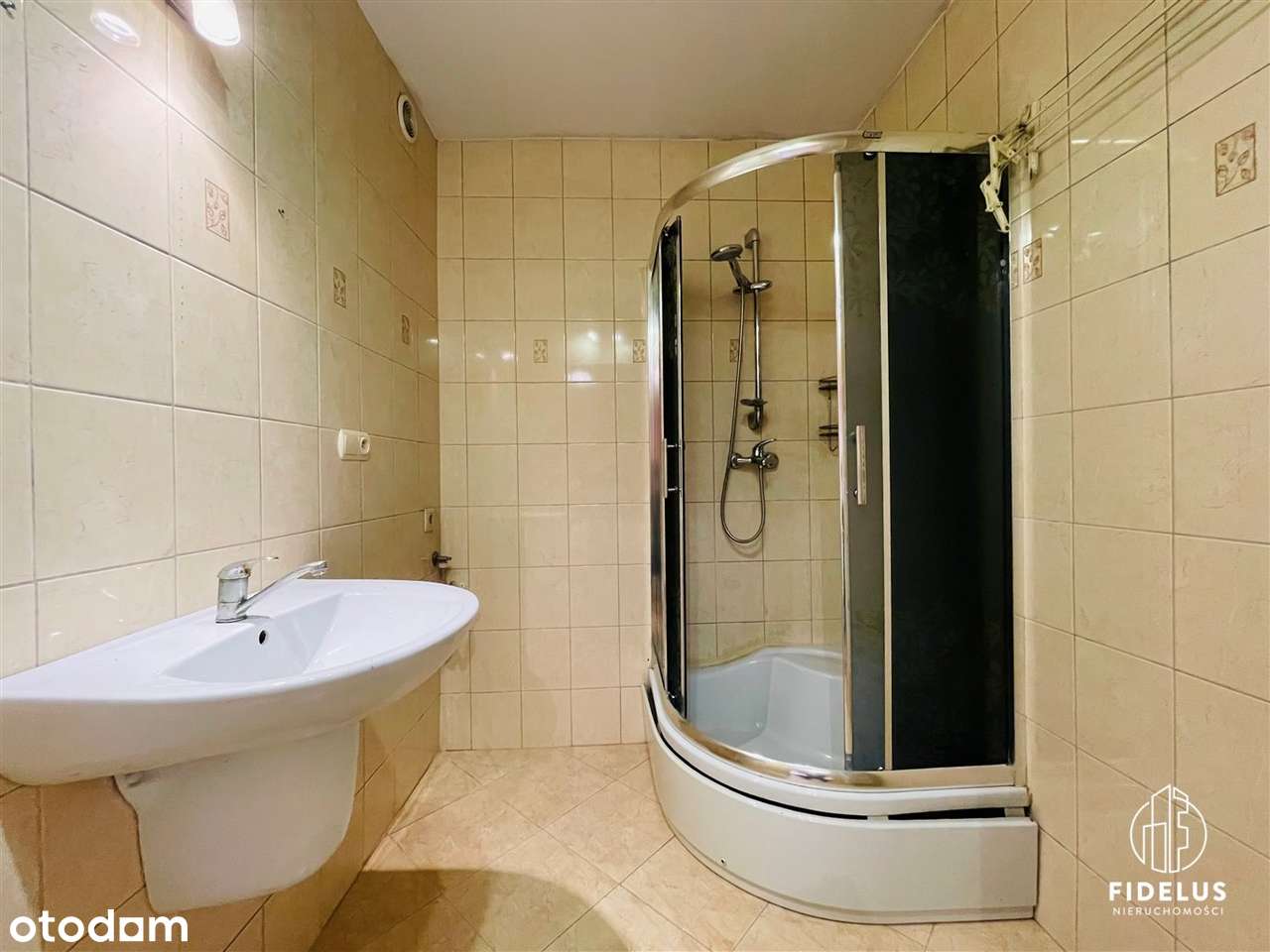 Kawalerka z opcją wydzielenia pokoju - do remontu-8