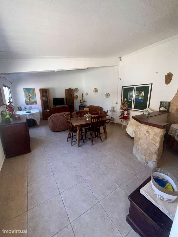 Moradia T2+1 com piscina em Salvaterra De Magos.-29