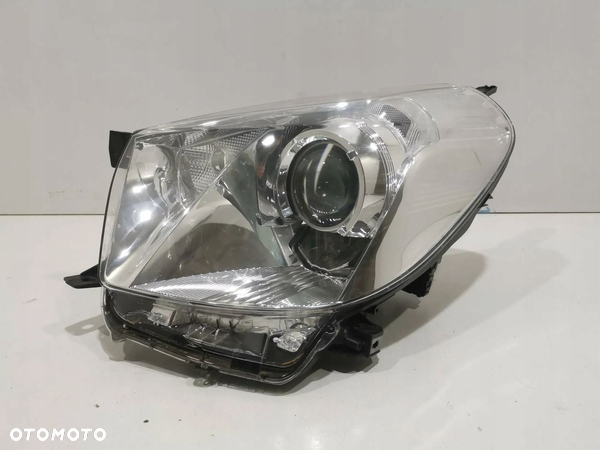 Toyota iQ LAMPA LEWY PRZÓD eu cała - 1