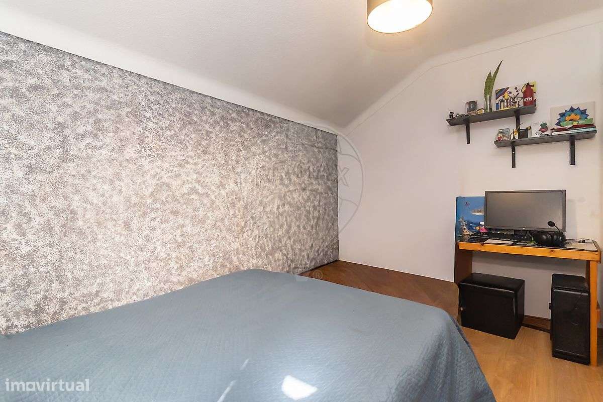 Moradia T5 + Moradia T2 | Terreno 3.717 m² | Azeitão-22