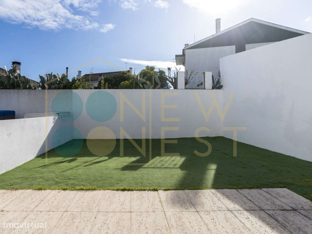 Moradia T2+2 com garagem e jardim, a dois passos do Parque do Serra...-11
