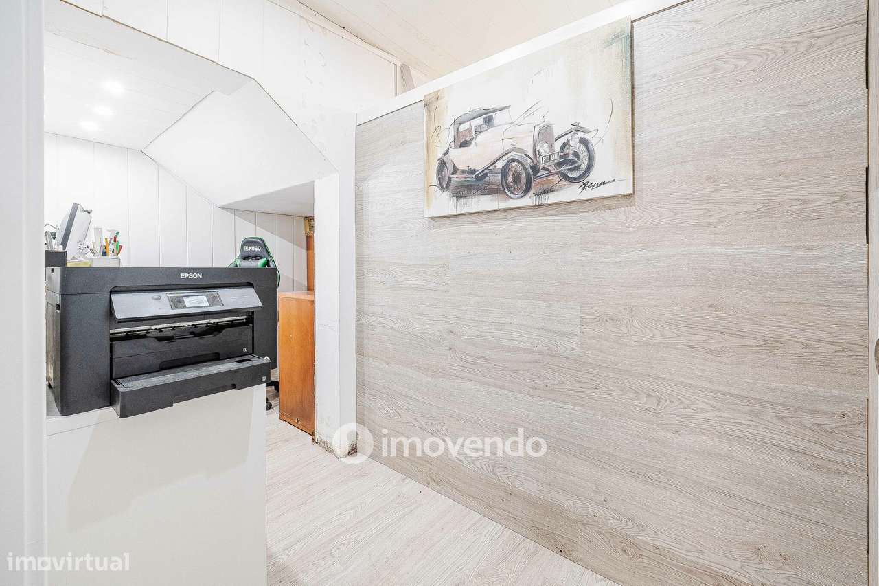 Apartamento T2, com logradouro grande, em Odivelas-30