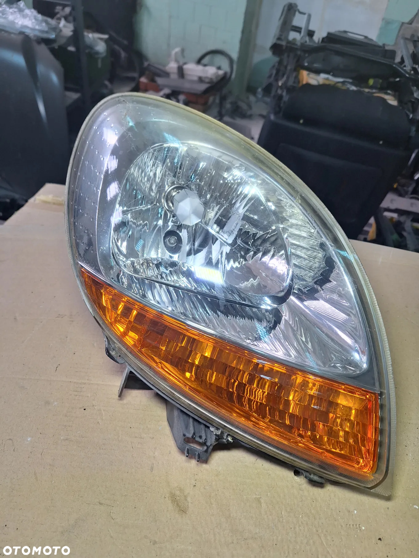 RENAULT KANGO LIFT  lampa lewa lub prawa przód  8200150617 - 8