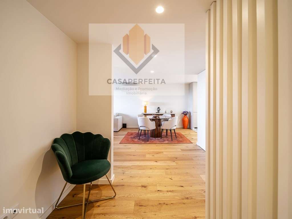 Apartamento T2 de Luxo com Varanda, Lugar de Garagem e Arrumo - Jun...-16
