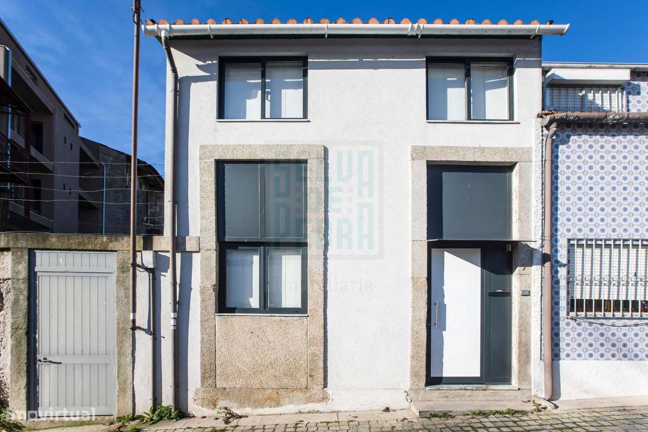 Moradia V2 com Licença AL na Baixa do Porto | Mobilada e em Funcionam-31