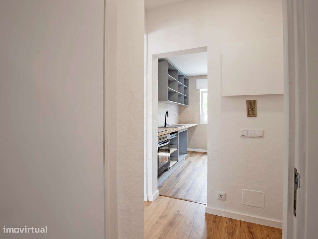 Excelente Apartamento T2 no centro de Santana-10