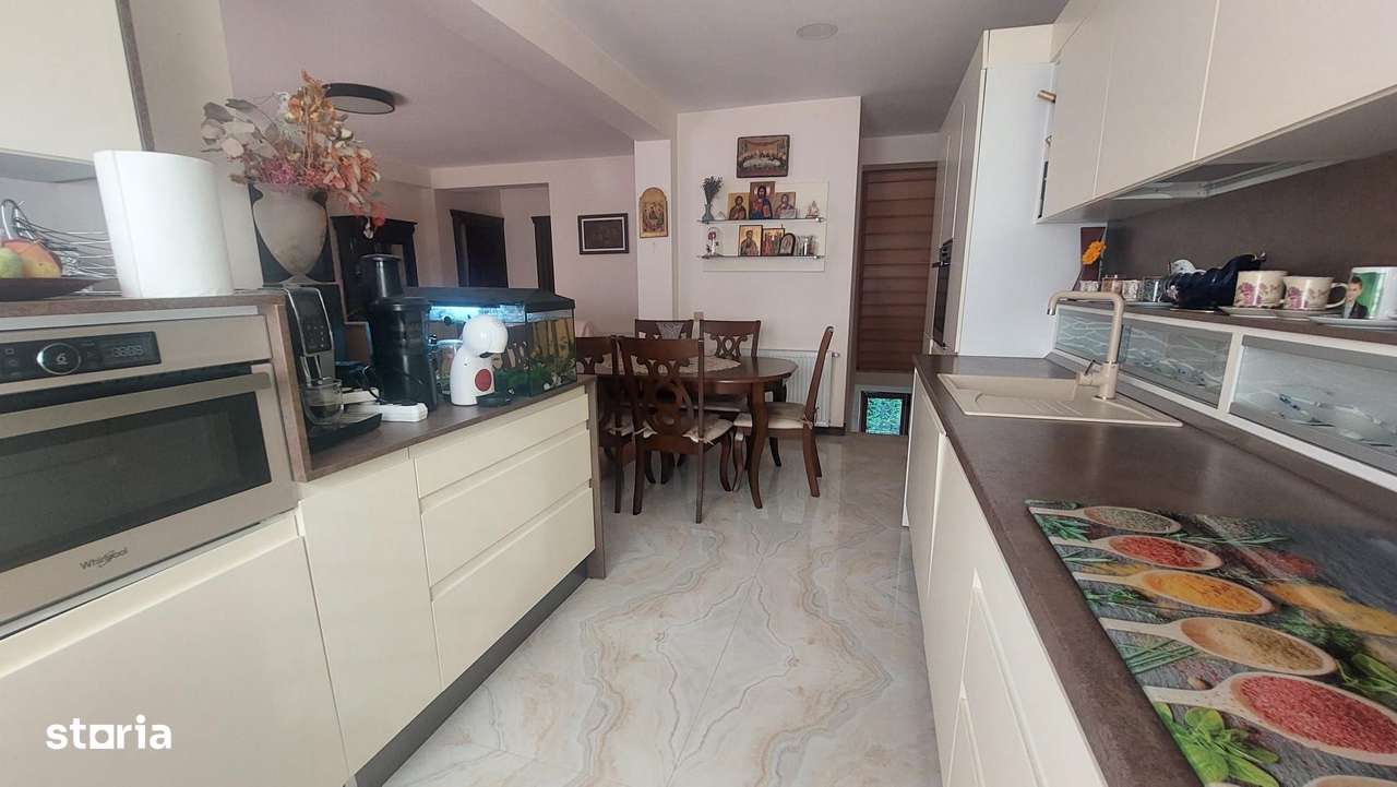 Casa insiruita in Baciu, ultrafinisata, zona Profi-Petrom - Imagine principală: 4/20