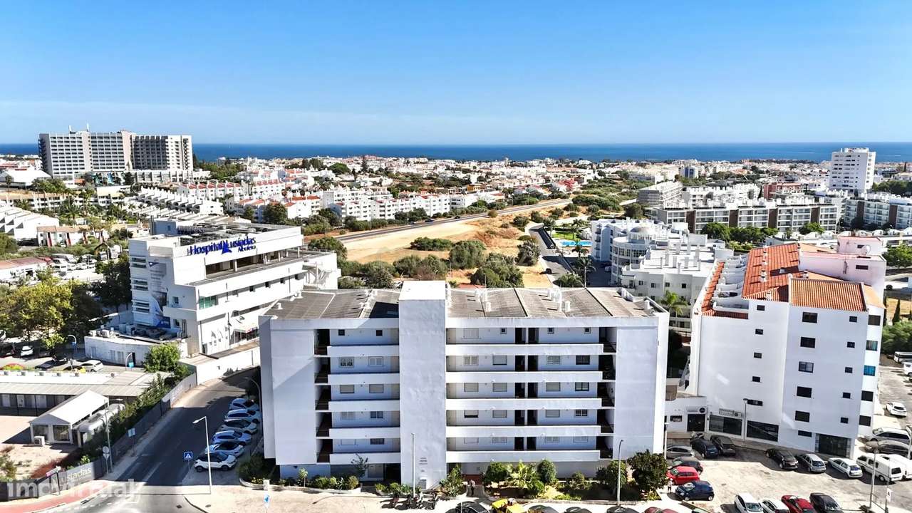 Apartamento T1+1 com piscina e bem localizado, em Vale Pedras, Albufei - Grande imagem: 2/19