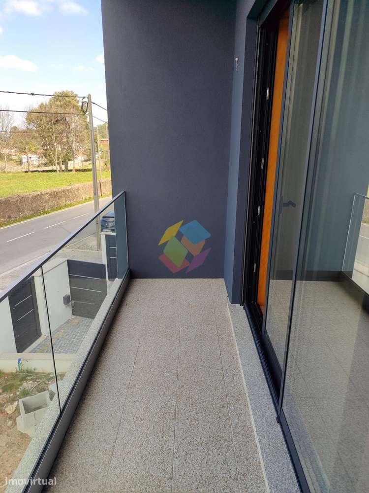 Magnífica Moradia T3 +1 em Stª. Maria da Feira-53