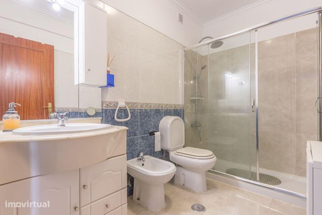 Apartamento T3 em Excelente Localização na Quinta do Conde-7