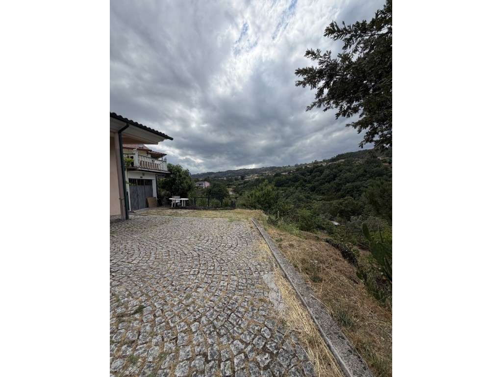 Excelente moradia térrea em Vale Carvalho , Viseu com terreno de 35...-9