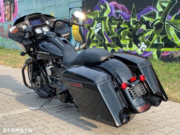 Harley-Davidson Touring Road Glide - 2