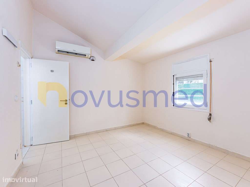 Moradia com Piscina na Zona Premium Areias São João, Albufeira-30