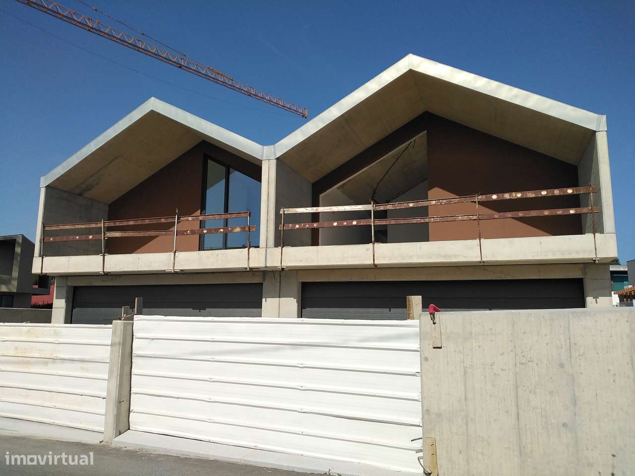 MORADIA NOVA com Piscina e Jardim - Junto ao Mar .-40