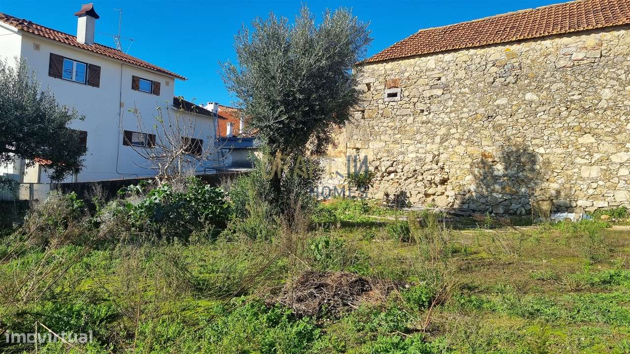 Terreno com Viabilidade de Construção – 456 m² | Próximo de Leiria - Grande imagem: 4/52