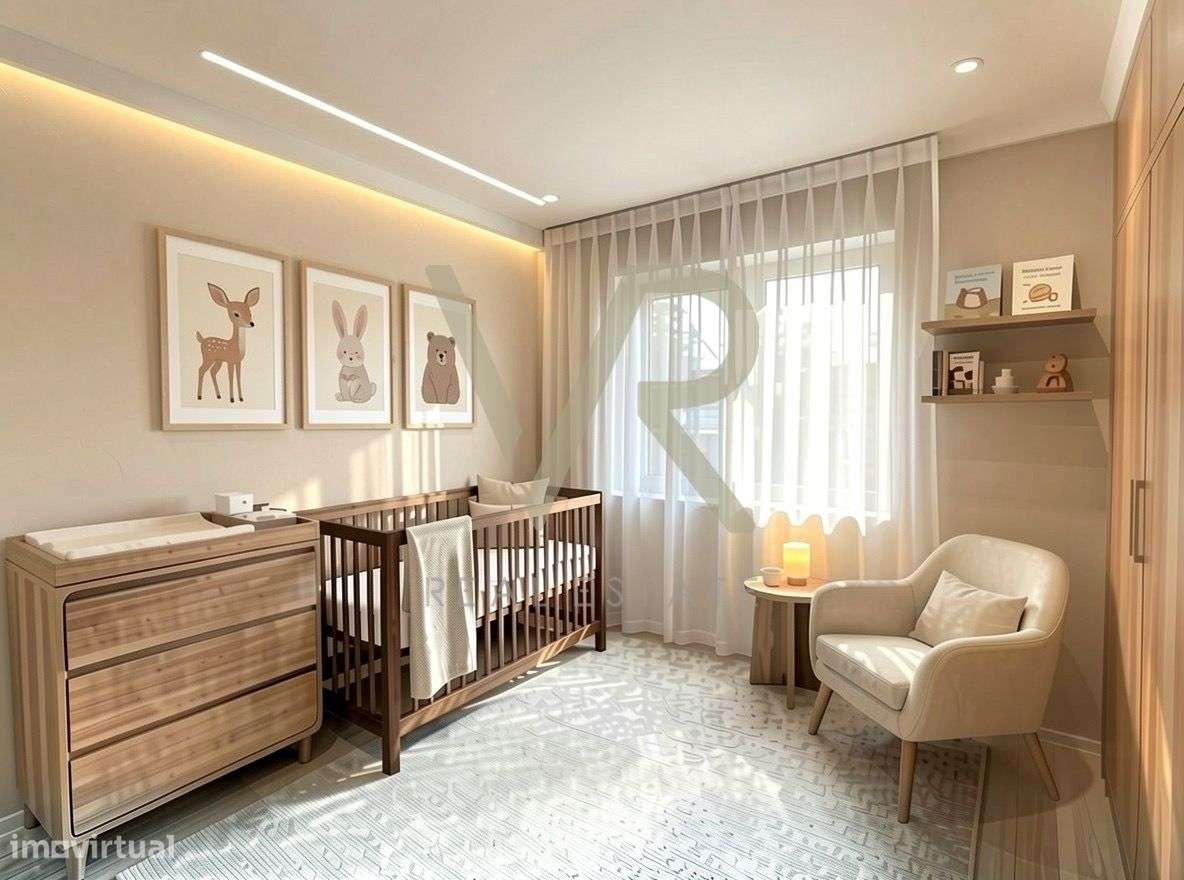Moradia T3 com 280 m², garagem e pátio | Para recuperar | 119.000 ?-44