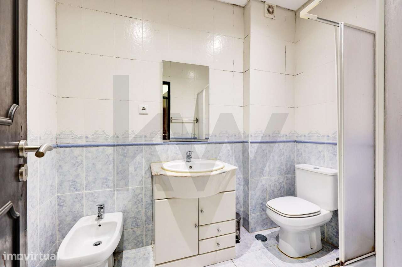 Apartamento T3 Monte da Caparica Rua General Humerto Delgado-15