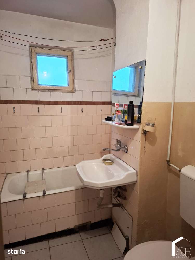 Apartament cu 3 camere, decomandat, zona P-ta Mihai Viteazu-9