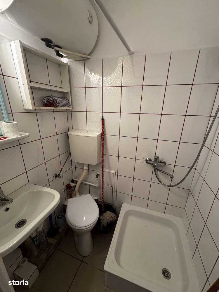 Garsonieră 21 mp, etaj 3/4, zona Tractorul - Imagine principală: 5/8