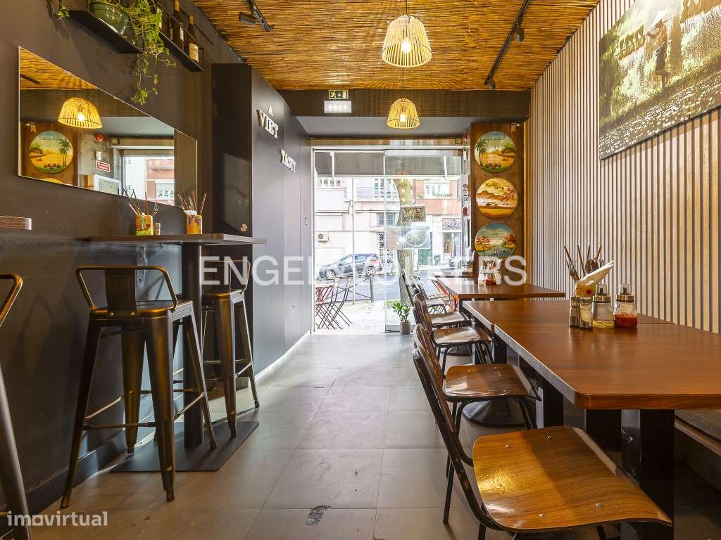 Loja para venda com rendimento, Largo do Rato - Grande imagem: 2/27