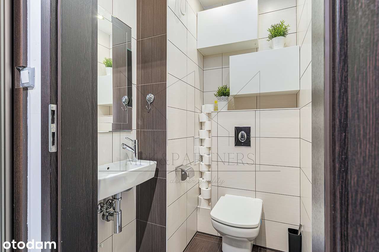 Przestronny, 3 pokojowy, dwustronny apartament na zamkniętym osiedlu!-8