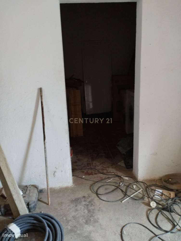 Oportunidade no coração do Alentejo! Moradia térrea T4 em Safara! Uma-53