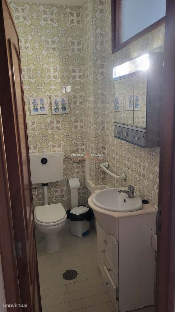 T2+1 Luminoso com Garagem Ampla em Ramalde – Zona em Valorização-6