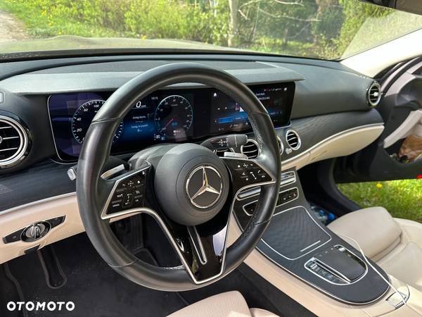 Mercedes-Benz Klasa E 300 de Business Edition - 13