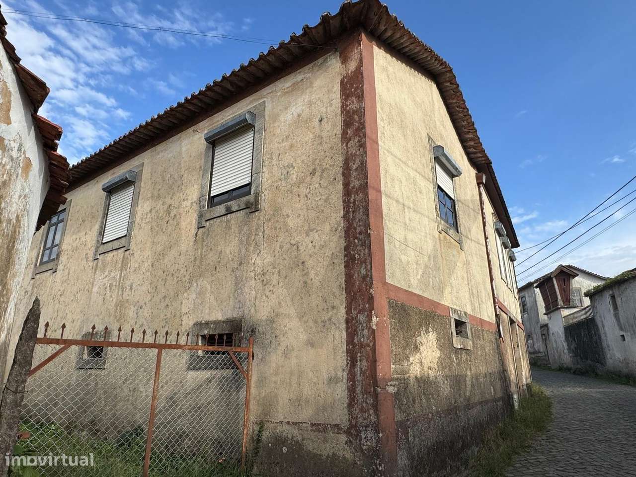 Moradia isolada para recuperar - Grande imagem: 5/5