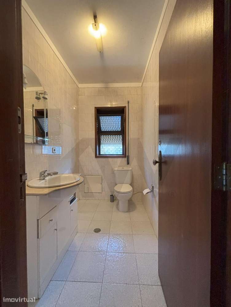 Apartamento T3 com localização privilegiada em Santa Maria da Feira-7