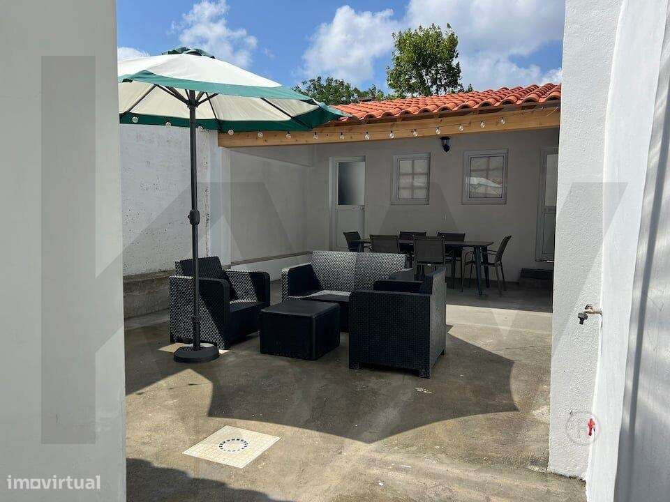 Moradia T5 com Licenciamento de Alojamento Local no Centro de Ponta De-22