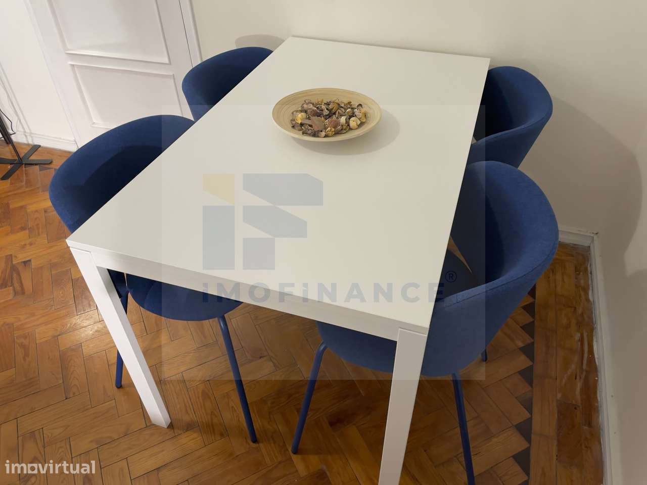 Apartamento T2 Mobilado e Equipado com Vista sobre Lisboa - Grande imagem: 2/25