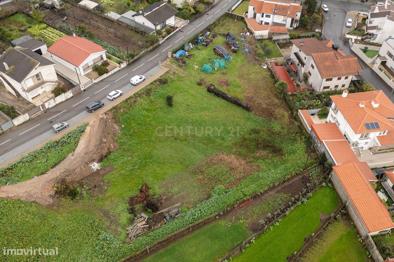 Terreno para Construção de moradia térrea com 1152m2 e 256m2 de implan-6