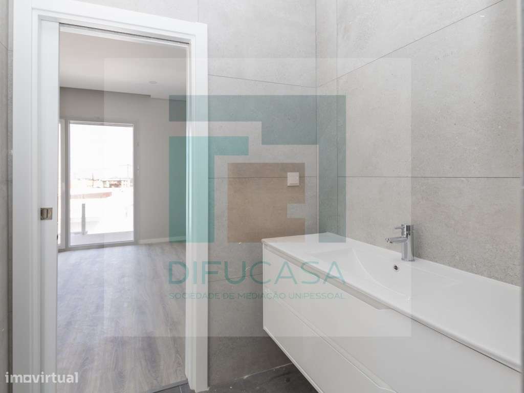 Moradia Isolada T4 Duplex com Piscina e Garagem-47