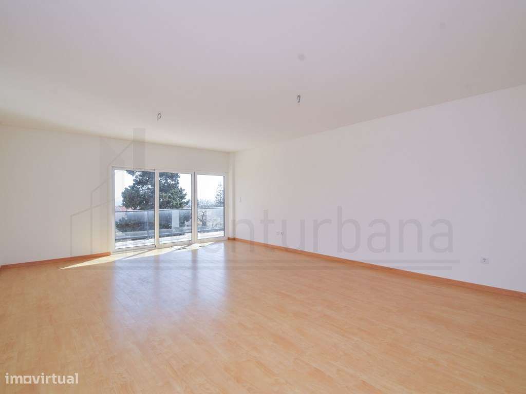 FANTÁSTICO T3 COM TERRAÇO E VISTA DESLUMBRANTE NA PAREDE - CASCAIS-14