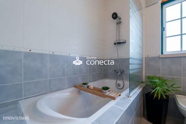 Moradia Geminada T4 com churrasqueira na Marinha Grande - Leiria-32
