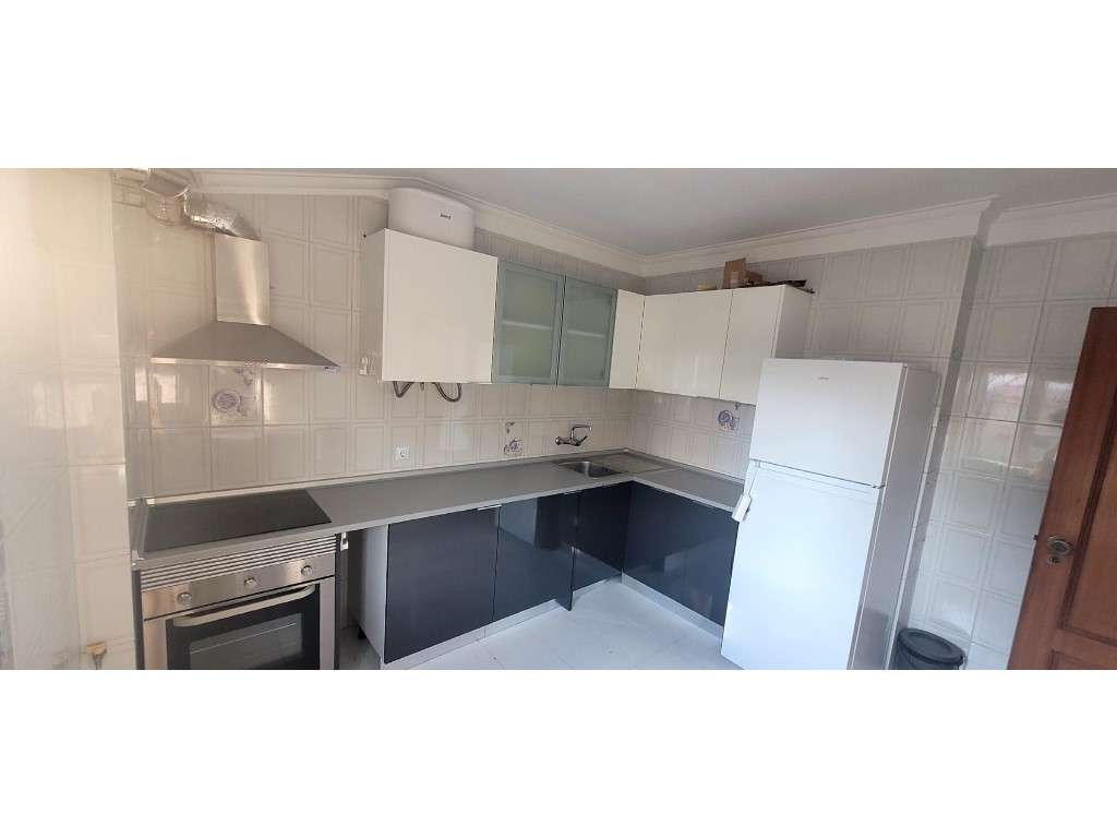 Apartamento T1 com Terraço e Espaços Amplos e Luminosos - Grande imagem: 4/39