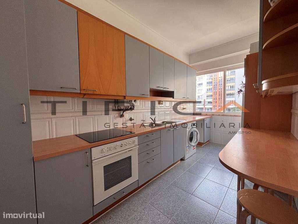 T2 Renovado e Luminoso no Lumiar - A 10 metros do Metro das Conchas - Grande imagem: 3/11