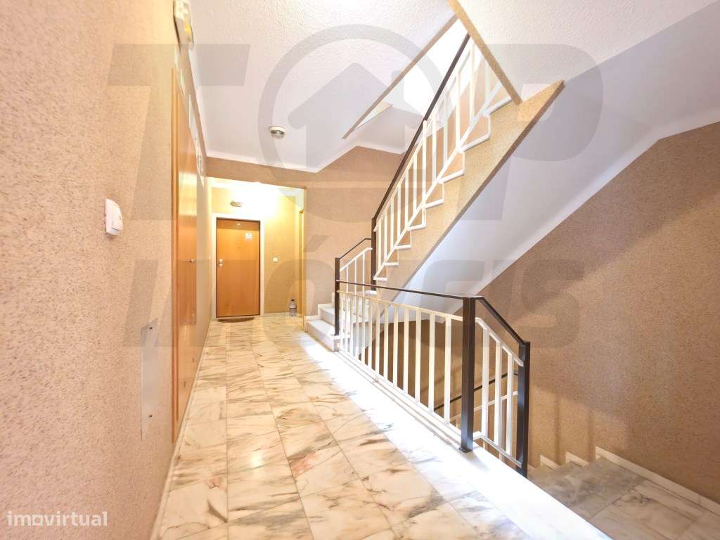 Apartamento T3 com Parqueamento - Urb. das Oliveirinhas - Samora Co...-21