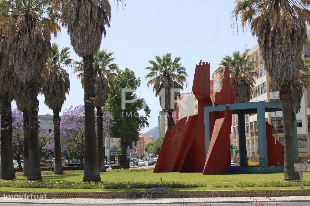 Investimento em Setúbal - Apartamento T1 com inquilino e terraço-4