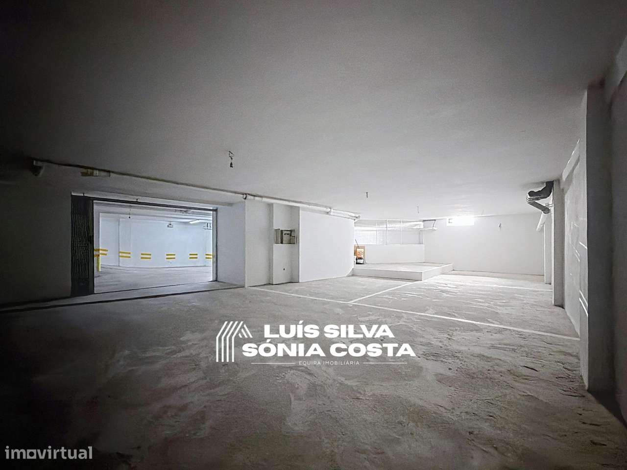 Garagem fechada c/ 166m2 & Estacionamento para 9 Carros no centro... - Grande imagem: 4/21