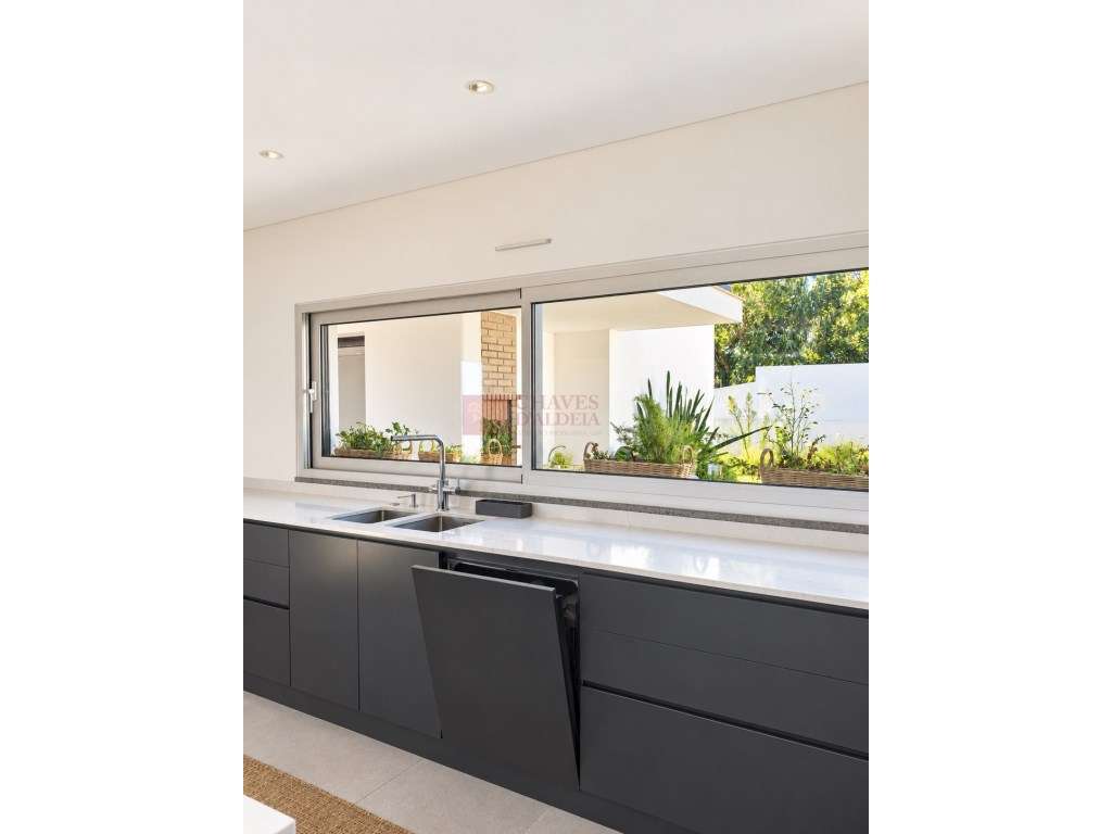Mafra - Moradia T4 com jardim - Elegância, tranquilidade a poucos m...-12