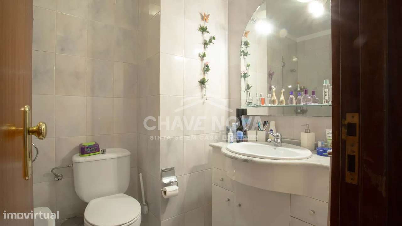 Apartamento T3 c/ Vistas Mar e Garagem Box em Canidelo-38