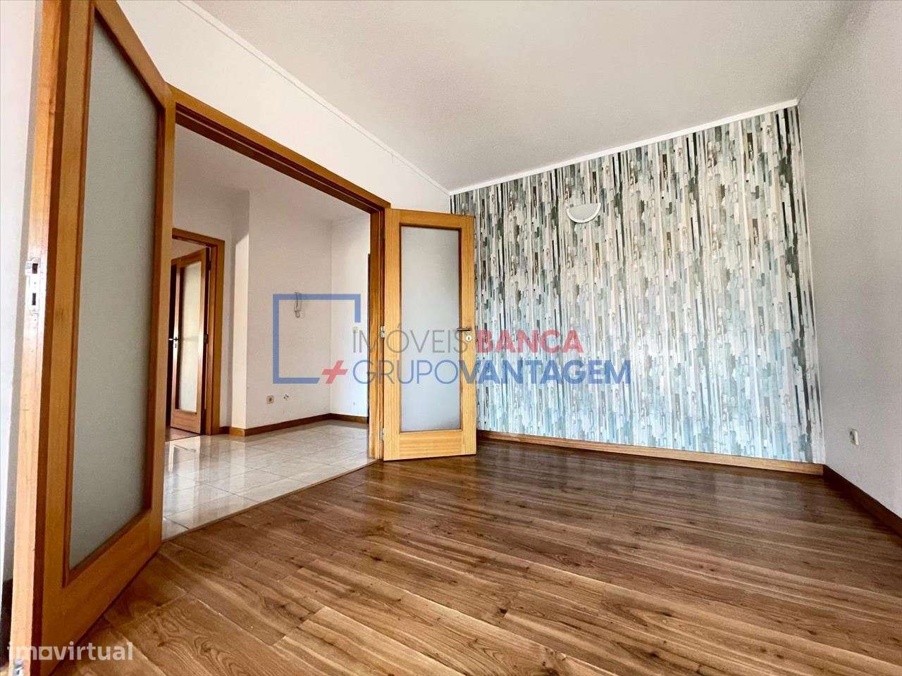 Apartamento T1+1 C/ Lugar de Garagem em Canelas - Grande imagem: 3/15