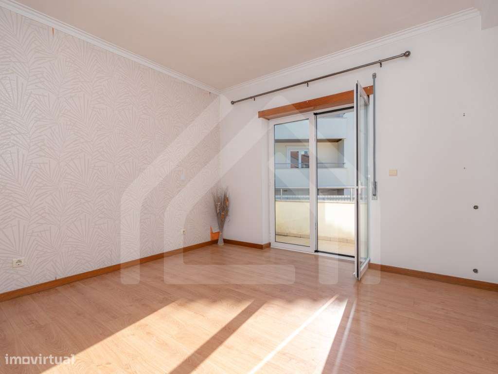 Apartamento T2 com sótão | Ceira-10